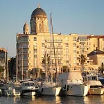 Spacieux T2 Avec Grande Terrasse A Saint-raphael, Proche Et Gare, Garage Inclus - Fr-1-226a-102 Lejlighed *
