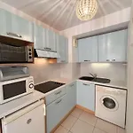 Spacieux T2 Avec Grande Terrasse A Saint-raphael, Proche Et Gare, Garage Inclus - Fr-1-226a-102 Lejlighed