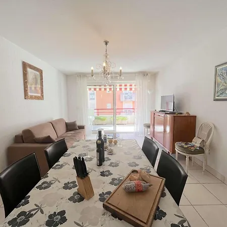 Apartament Spacieux T2 Avec Grande Terrasse A Saint-raphael, Proche Et Gare, Garage Inclus - Fr-1-226a-102
