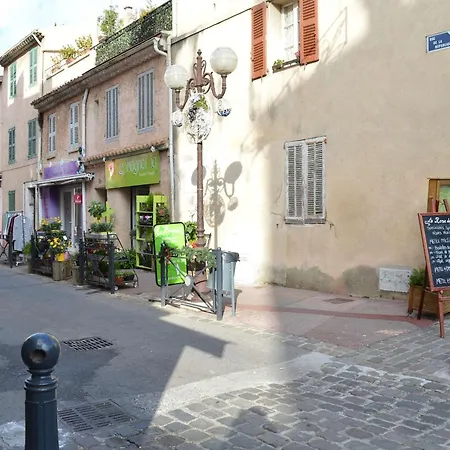 Lejlighed Spacieux T2 Avec Grande Terrasse A Saint-raphael, Proche Et Gare, Garage Inclus - Fr-1-226a-102