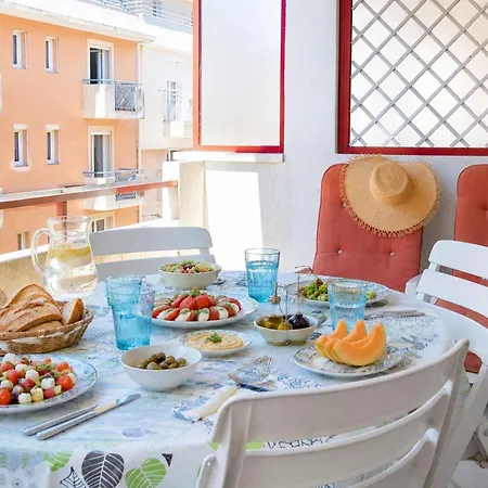 Apartament Spacieux T2 Avec Grande Terrasse A Saint-raphael, Proche Et Gare, Garage Inclus - Fr-1-226a-102 Saint-Raphaël